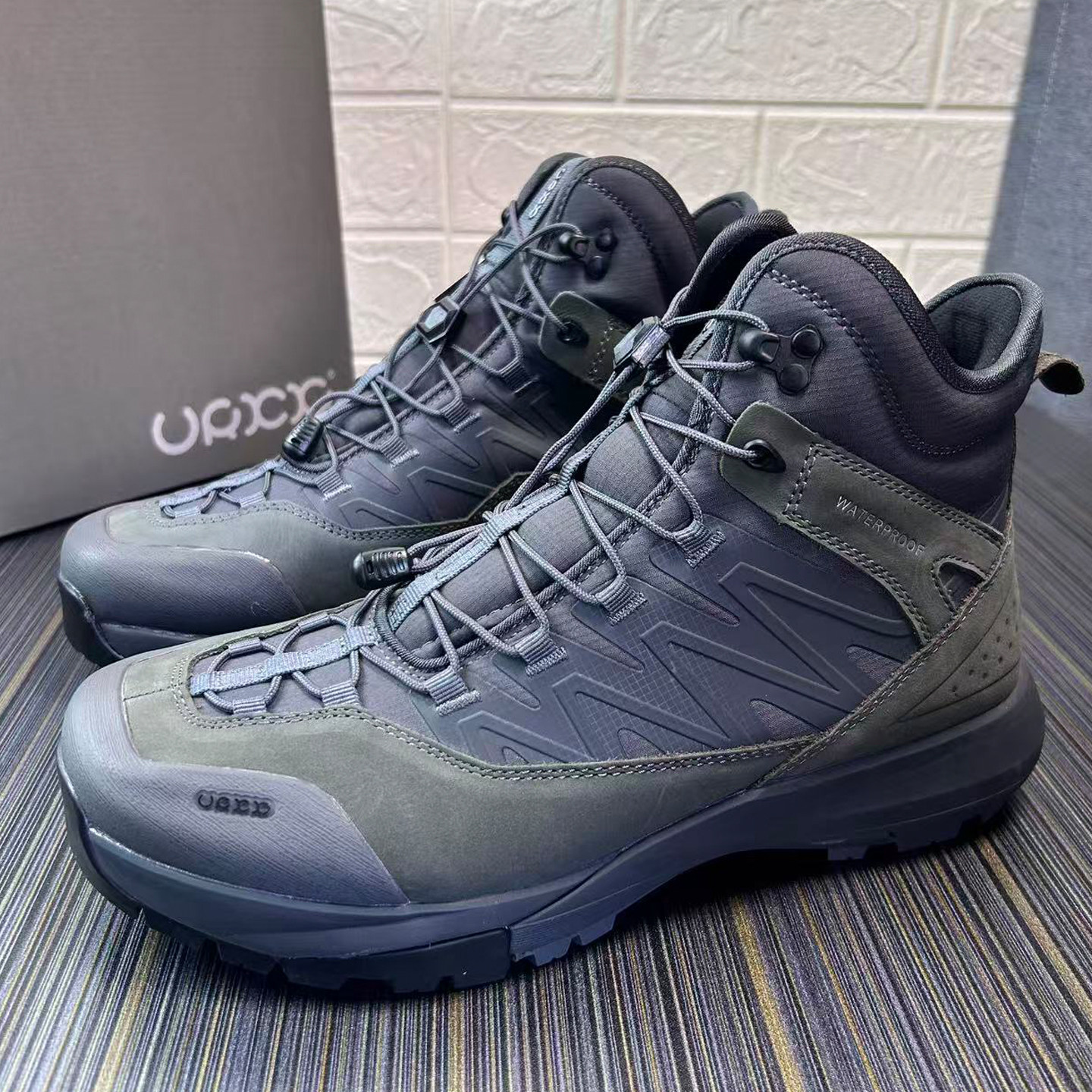 High Top Hiking Leather Shoes  - Outdoor Hunting Fabric review and price
